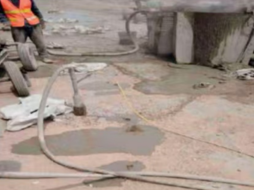 七里河水泥混凝土路面板底注浆技术 路面脱空注浆整治方案