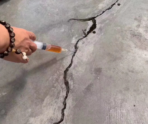 七里河混凝土裂缝修补技术详解​
